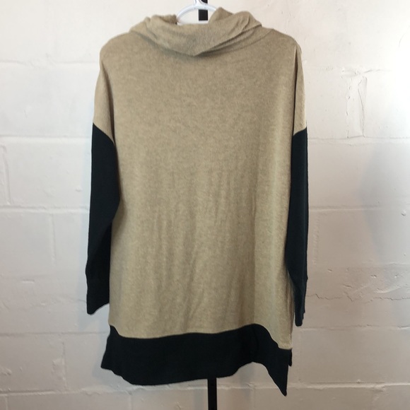 Hugs From Soft Surroundings Colorblock Cowl Neck Sweater Size PL Black Tan #g13 - Picture 3 of 6